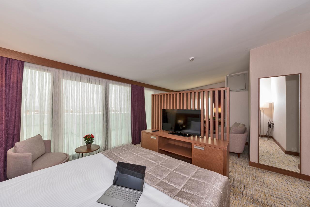 Land Park Hotel Istanbul Exterior photo